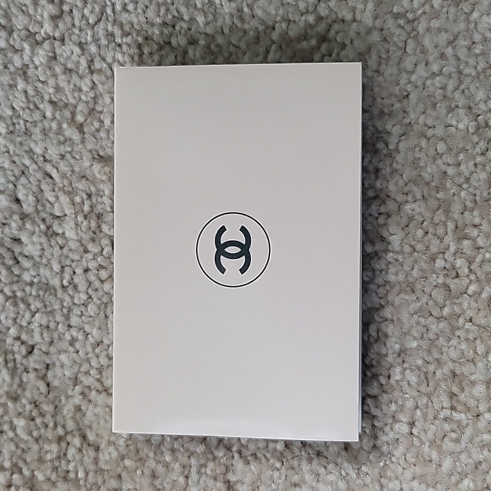 Chanel Sampler Gift Set - Picture 7 of 10
